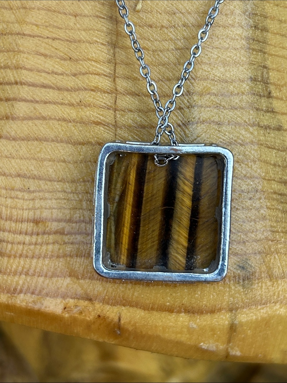 Vintage Tiger's Eye Square Pendant Necklace - Brown & Gold - Picture 4 of 6